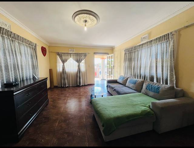 3 BEDROOM HOUSE FOR SALE IN NEWLANDS WEST